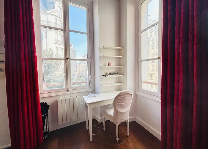 Spacious Loft In The Marais * 파리